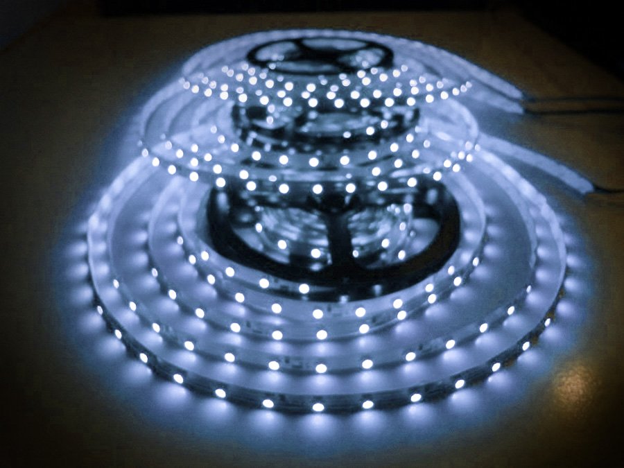 Fita LED IP44 C/ Silicone 12v 6400k Branca Fria